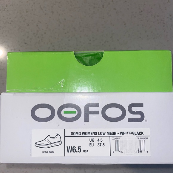 ๐ OOFOS Womenโs Black/White Mesh ๐ - Picture 5 of 15